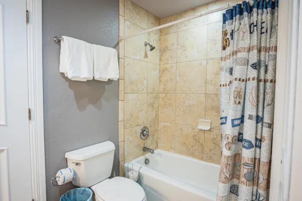 7 Bedroom Home Steps To The Beach With 4 Patios And Pool! Sleeps 20 Port Aransas Exterior photo