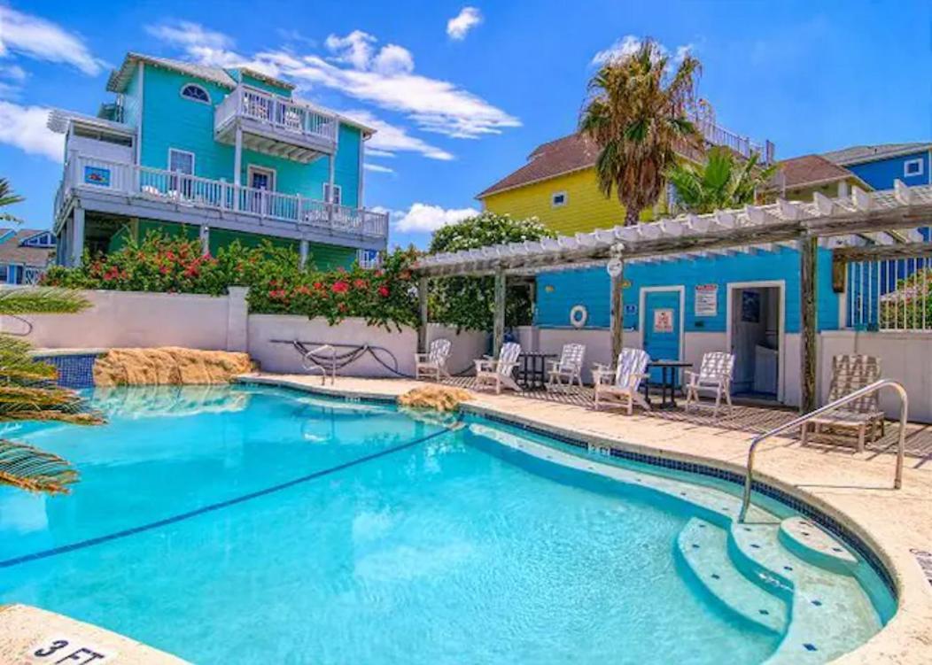 7 Bedroom Home Steps To The Beach With 4 Patios And Pool! Sleeps 20 Port Aransas Exterior photo