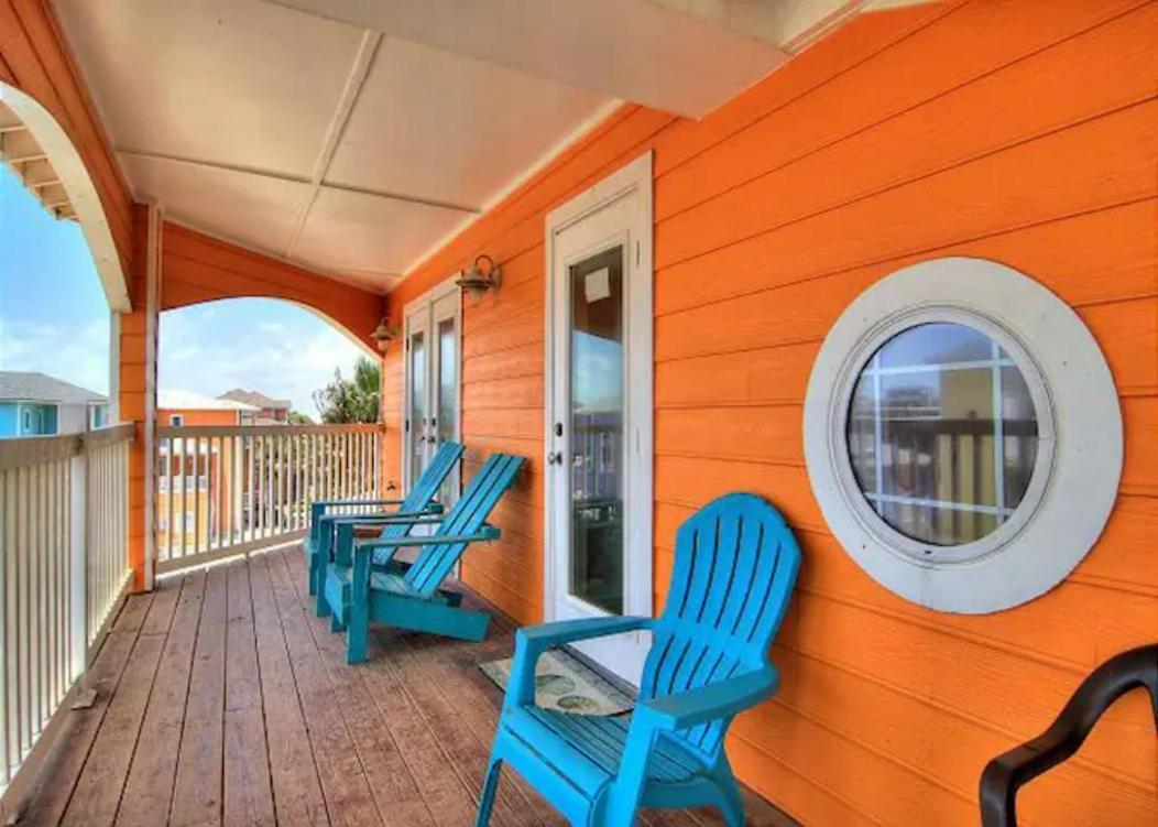 7 Bedroom Home Steps To The Beach With 4 Patios And Pool! Sleeps 20 Port Aransas Exterior photo