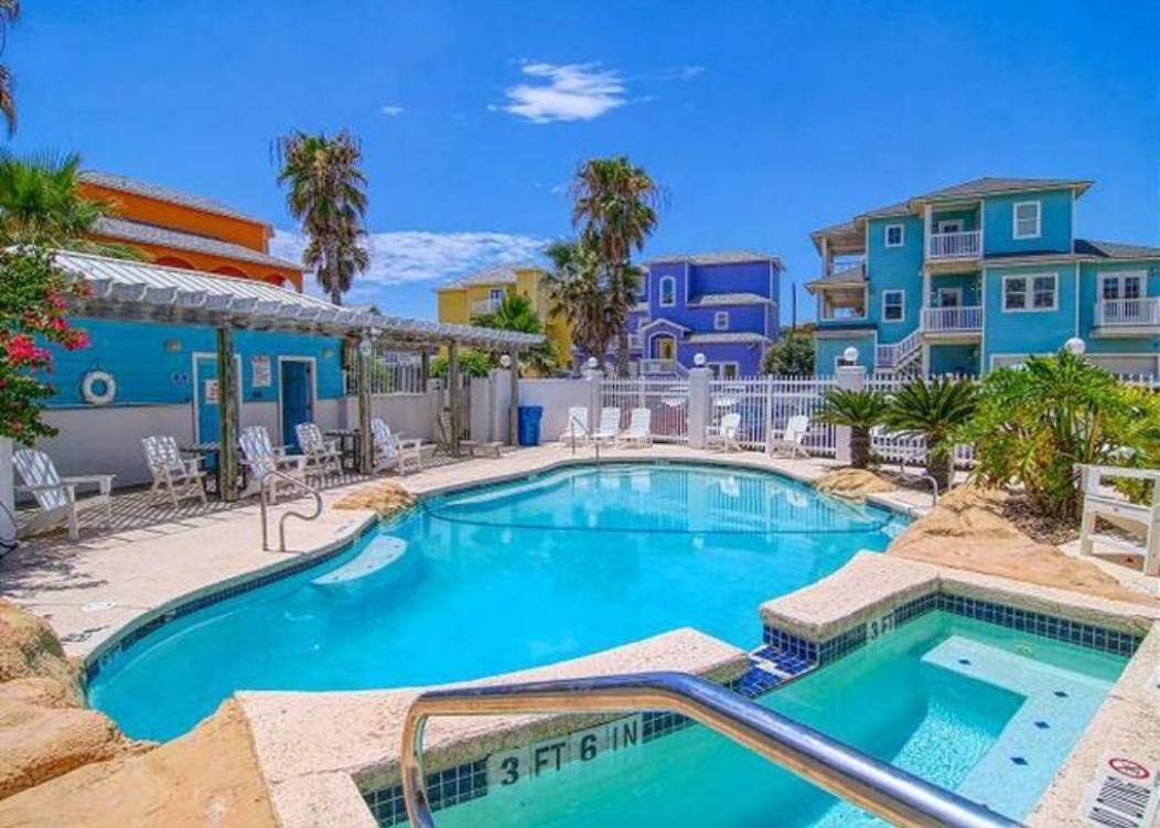 7 Bedroom Home Steps To The Beach With 4 Patios And Pool! Sleeps 20 Port Aransas Exterior photo