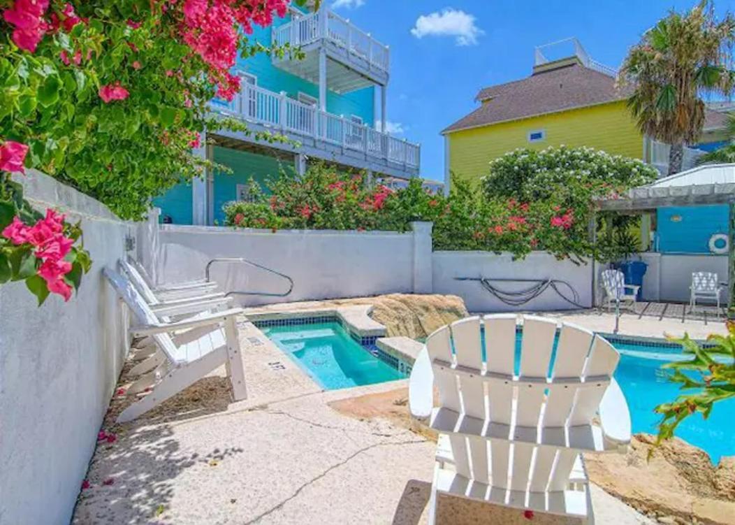 7 Bedroom Home Steps To The Beach With 4 Patios And Pool! Sleeps 20 Port Aransas Exterior photo