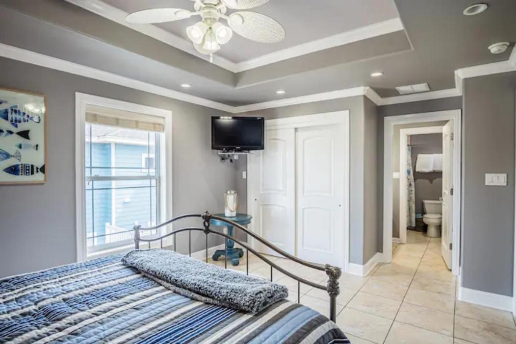7 Bedroom Home Steps To The Beach With 4 Patios And Pool! Sleeps 20 Port Aransas Exterior photo