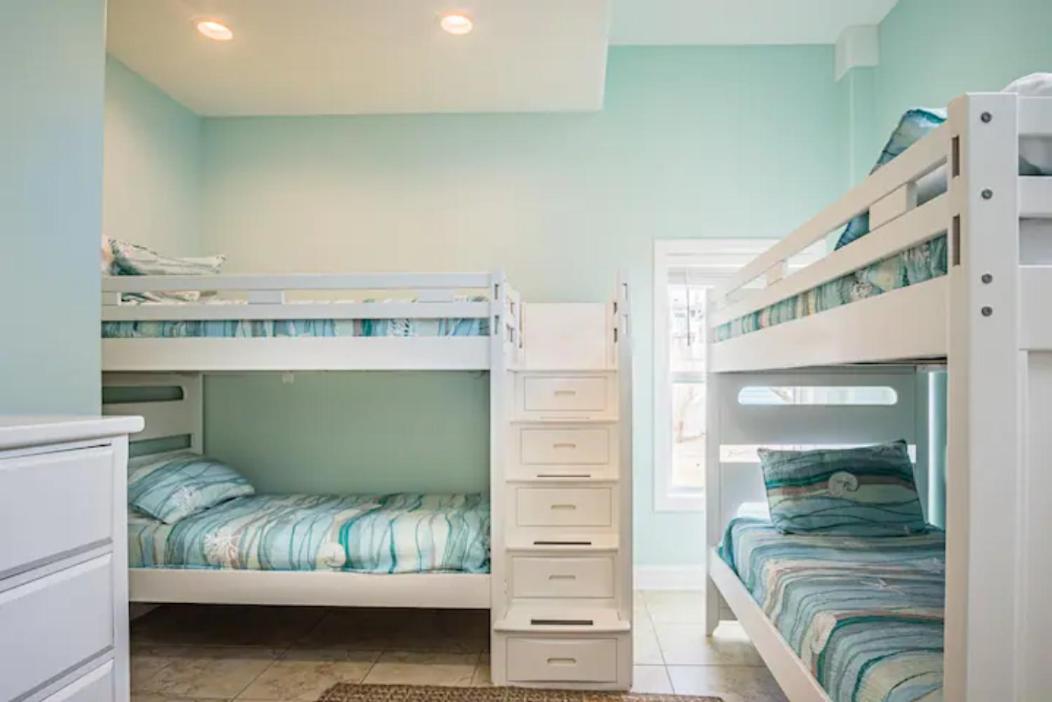 7 Bedroom Home Steps To The Beach With 4 Patios And Pool! Sleeps 20 Port Aransas Exterior photo