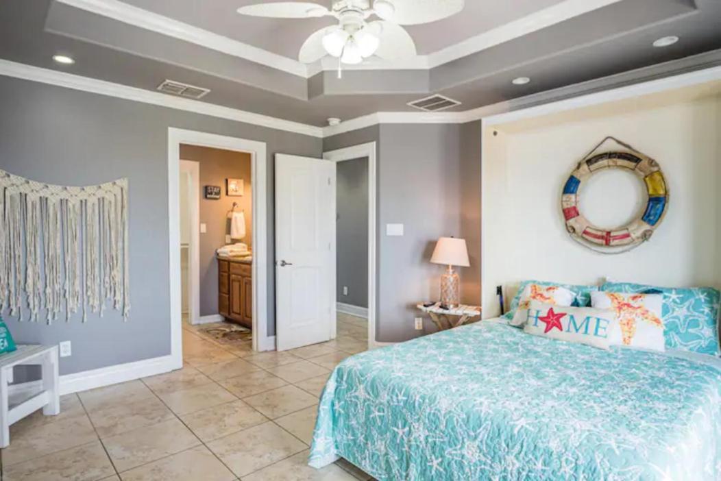 7 Bedroom Home Steps To The Beach With 4 Patios And Pool! Sleeps 20 Port Aransas Exterior photo